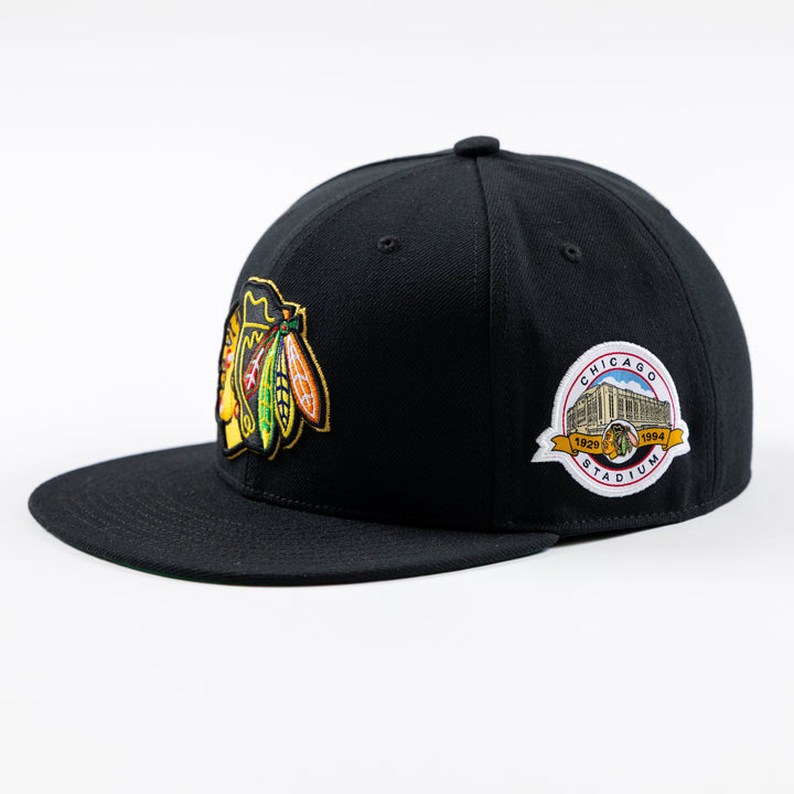 Mitchell &amp; Ness Chicago Blackhawks Madhouse on Madison Fitted Hat