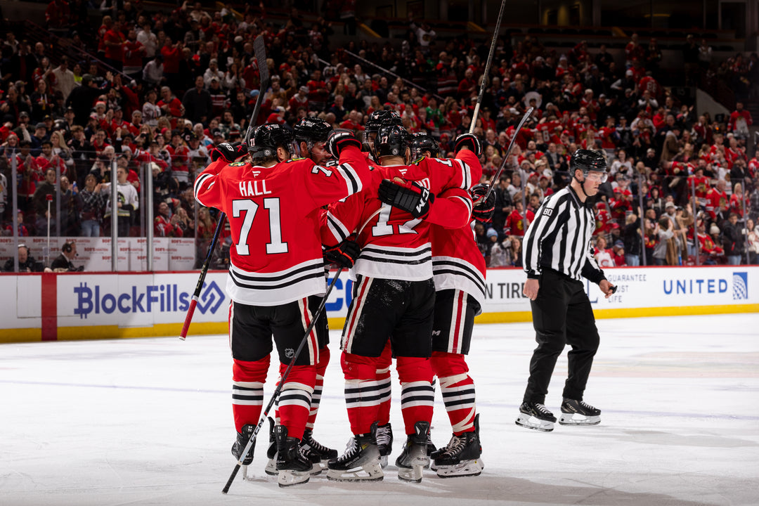 Chicago Blackhawks players celebrating Foligno goal against Montreal Canadiens on January 3, 2025