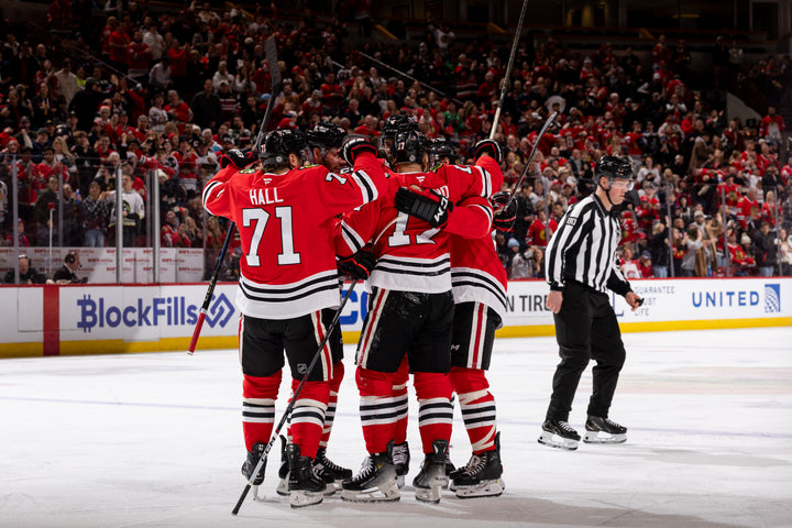 Chicago Blackhawks players celebrating Foligno goal against Montreal Canadiens on January 3, 2025