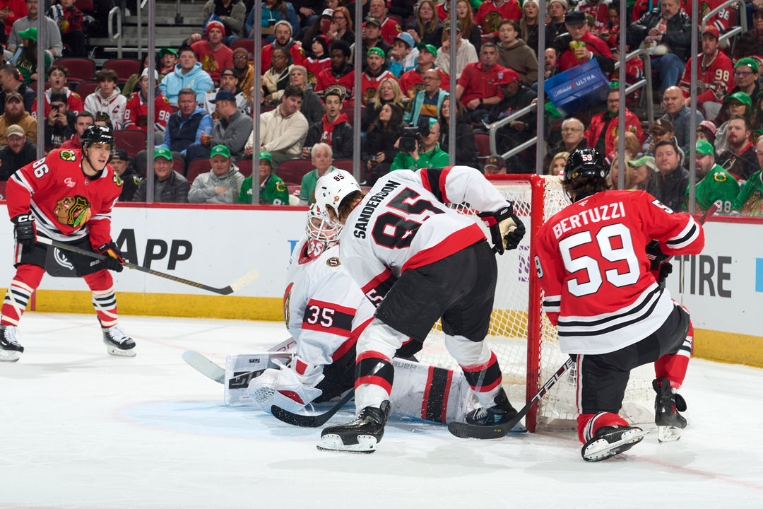 Chicago Blackhawks player Teuvo Teravainen scoring goal against Ottawa Senators